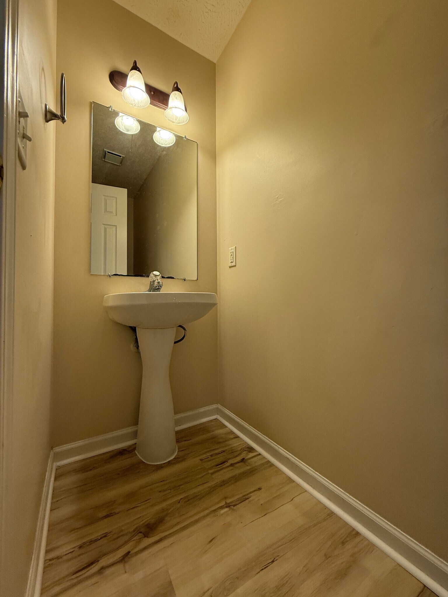 Building Photo - 4816 N Ashcroft Ln