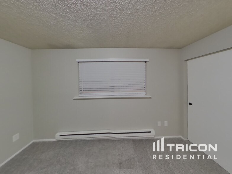 Building Photo - 17102 21st Ave Ct E