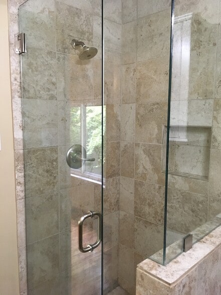 Master Bath - 1640 Beckham Dr