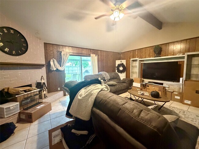 Building Photo - 5319 Lincoln Town Dr