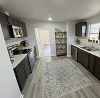 Building Photo - 918 W Eighth St