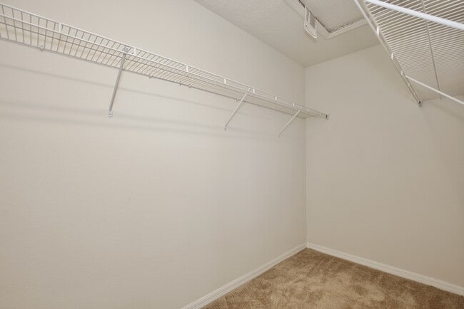 Building Photo - Beautiful 3/2.5 Spacious Townhome with 1 Car Garage in the Gated Community of Jackson Park - Orla...