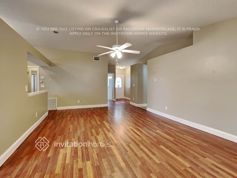 Building Photo - 10884 Grandview Ct