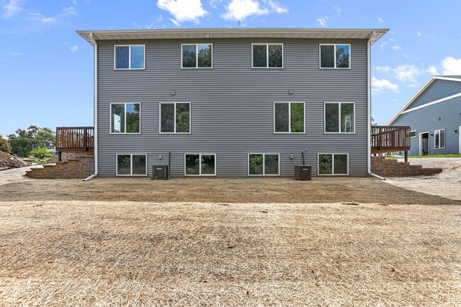 Building Photo - 200 Chalet Dr