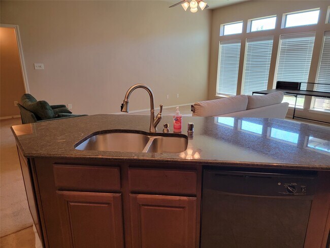 Building Photo - 5534 Stoneridge Ct