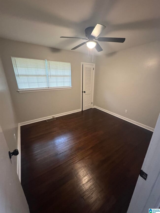 Building Photo - 1208 Oakwood St