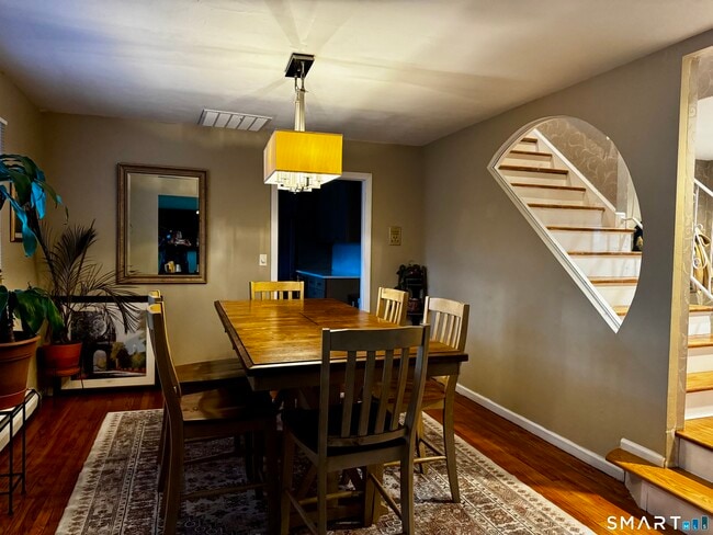 Building Photo - 6 Redcoat Ln