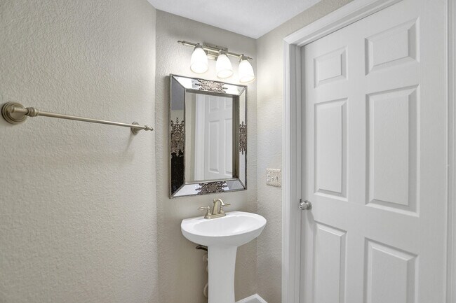 Building Photo - 1900 Oceanwalk Ln