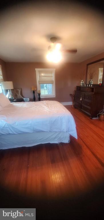 Building Photo - 127 S Warner St