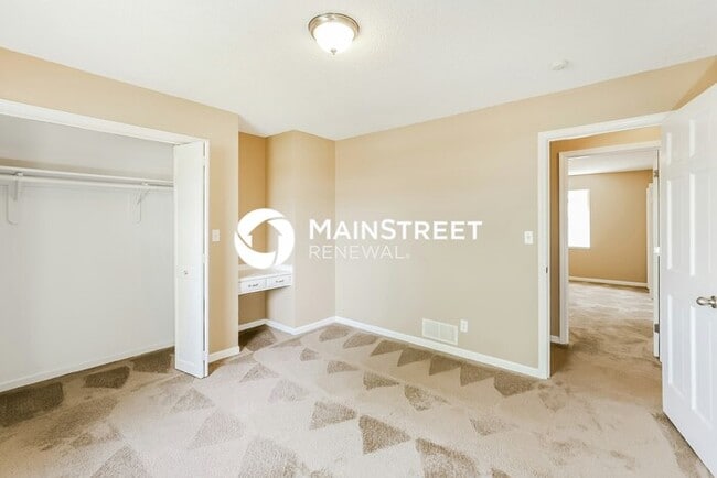 Building Photo - 4 Bedroom Pet-Friendly Home in Lansing, KS with Main Street Renewal