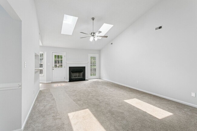 Building Photo - 903 Belvoir Cir