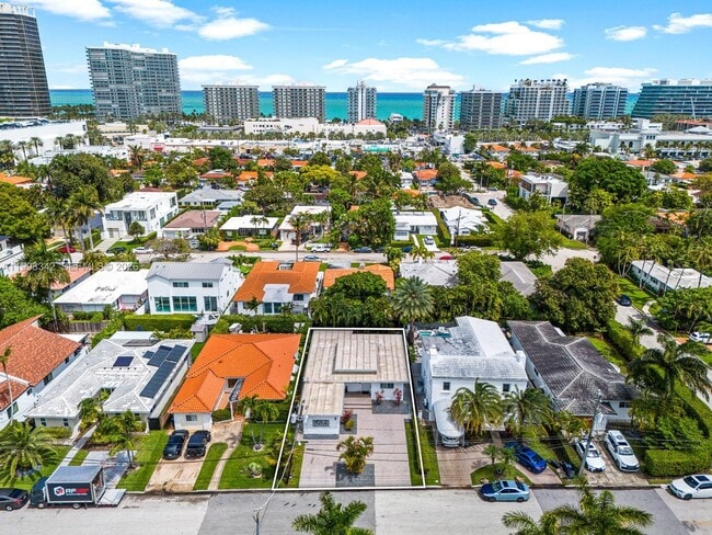 Building Photo - 9517 Bay Dr