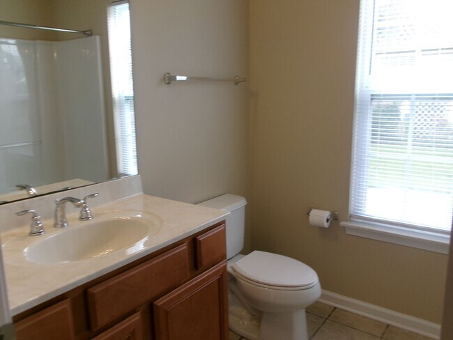 Building Photo - 4 bedroom, 3 bath home in Surfside Beach Club