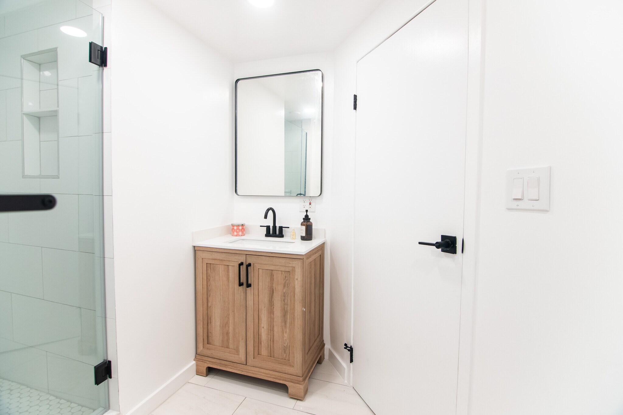 Bathroom 1 - 14700 Friar St