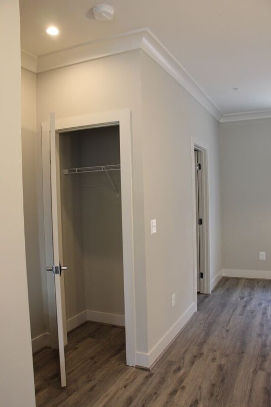 Building Photo - 912 N Buchanan Ct