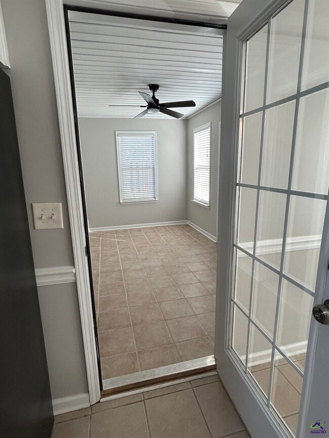 Building Photo - 166 Holly Pointe