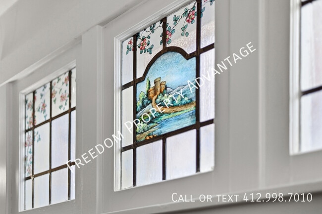 Building Photo - 755 Shady Dr E