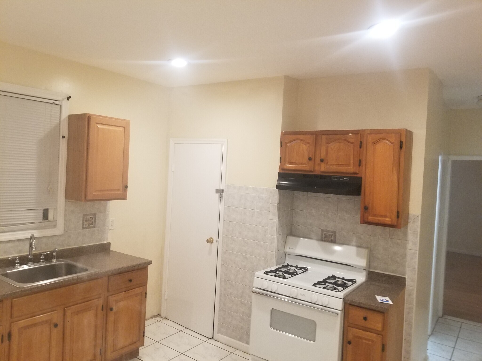 Building Photo - 496 21st St