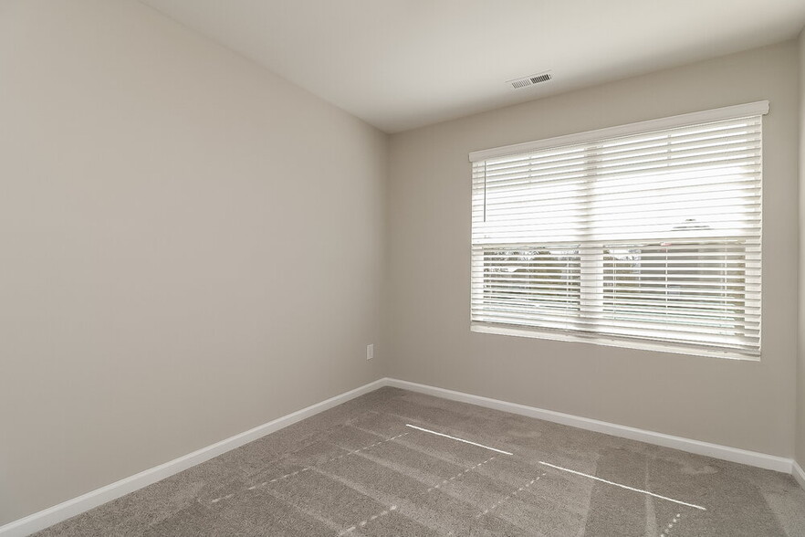 Building Photo - 548 Wendell Falls Pkwy