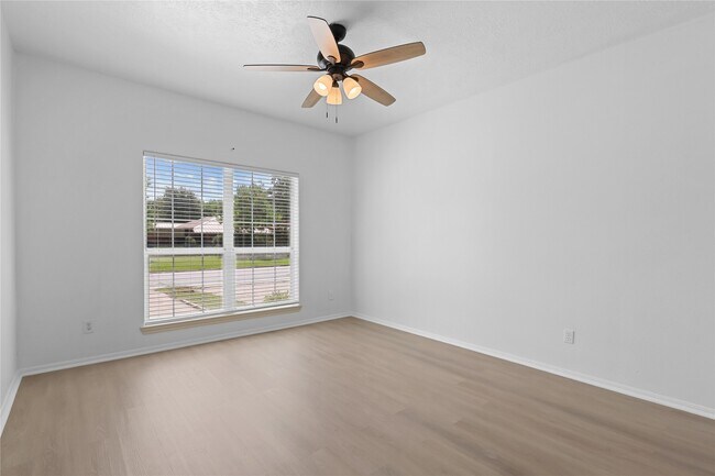 Building Photo - 10302 Buffum St