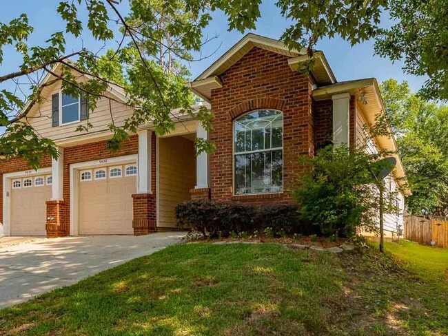 Primary Photo - Beautiful 3 bedroom town home for rent Aug...