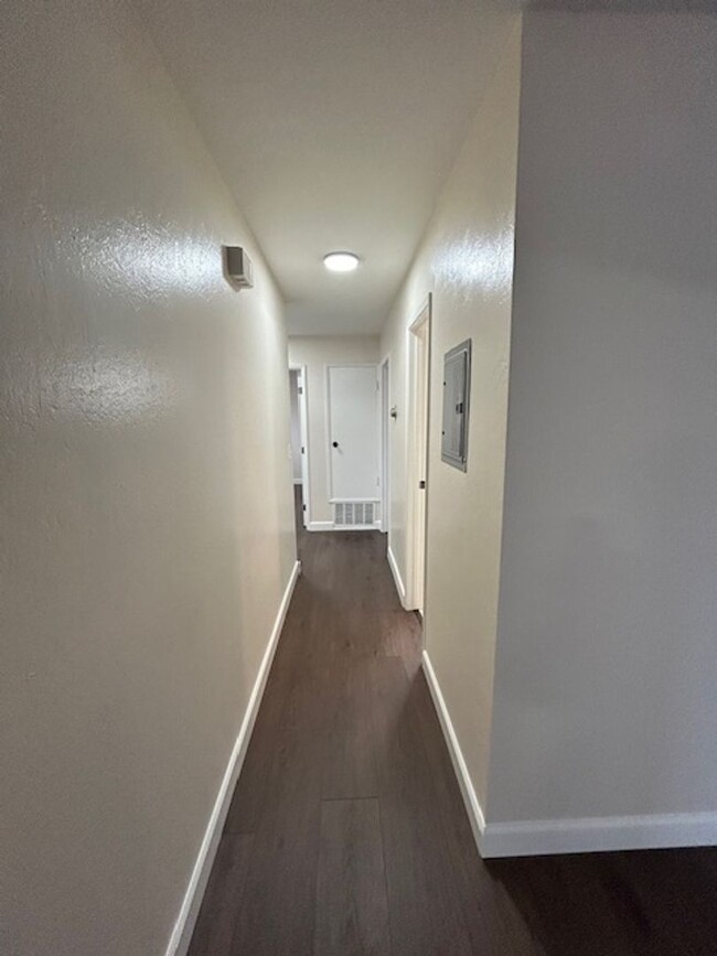 Building Photo - 3BR/ 2BA IN SOUTH SALINAS