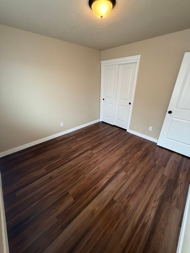 Building Photo - Must See 4 Bedroom!