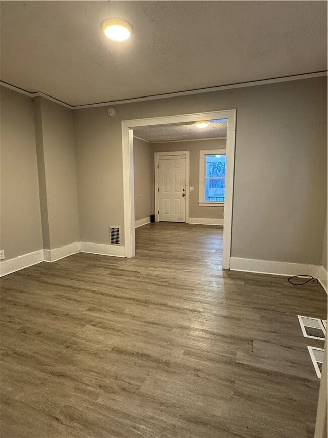 Building Photo - 342 Champlain St