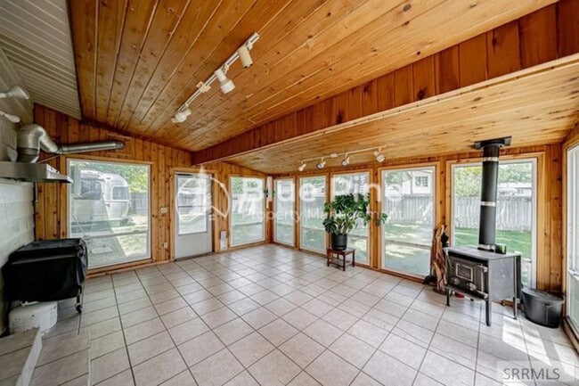 Building Photo - 648 Buckboard Ln