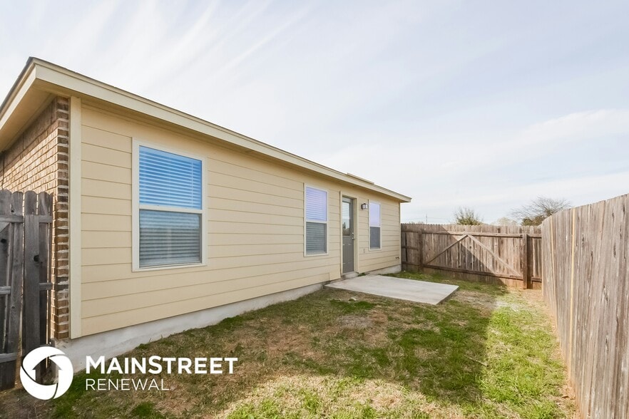 Building Photo - 3422 Dunlap Fields