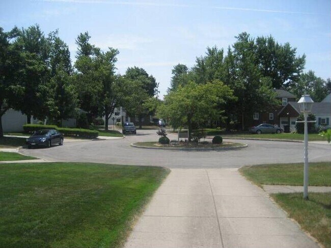 Building Photo - 23 Springwood Ct