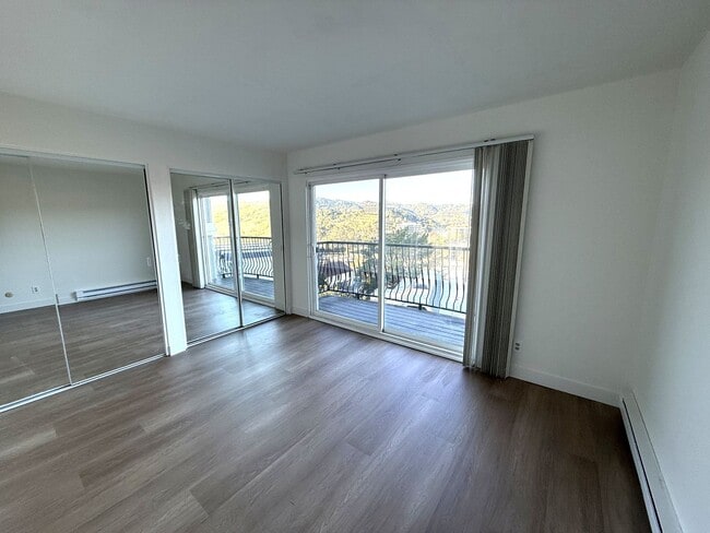 Building Photo - BEAUTIFULLY UPDATED 2 BD/1.5 BA, 2-STORY, END UNIT CONDO WITH GREAT HILL VIEWS IN SAN RAFAEL
