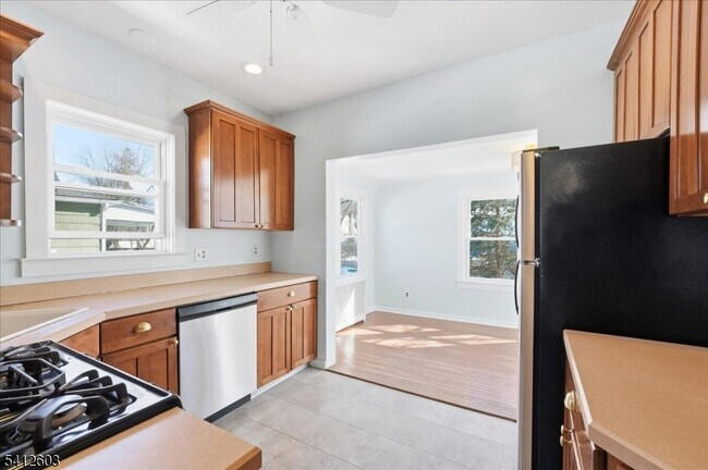 Building Photo - 30 Central Ave