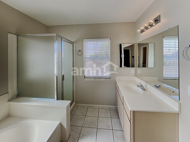 Building Photo - 7227 E Navarro Ave