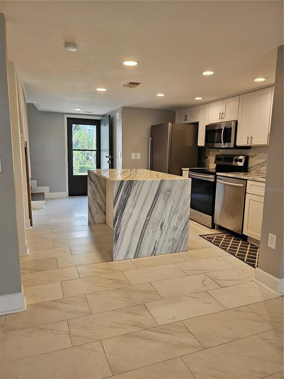 Building Photo - 1028 Apollo Beach Blvd