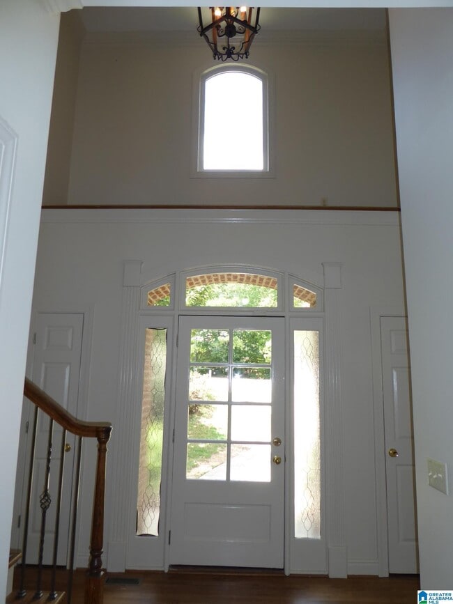 Building Photo - 1040 Cole Cir