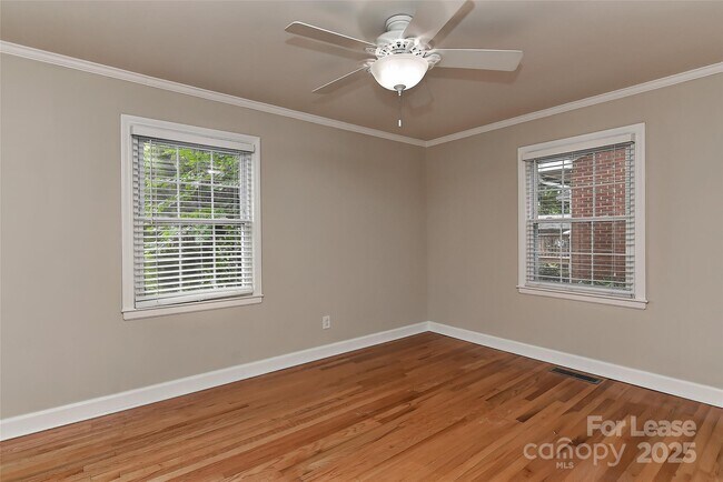 Building Photo - 420 Seneca Pl