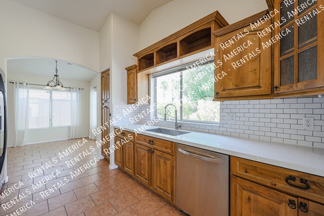 Building Photo - 1218 W Rose Marie Ln