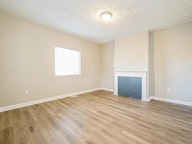 Building Photo - 597 Seymour Ave