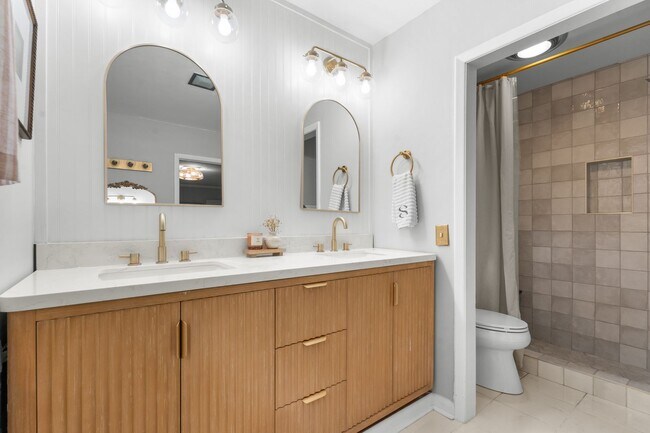 Building Photo - 106 Benson Dr