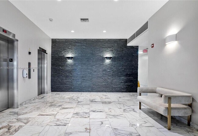 Building Photo - 9225 Collins Ave