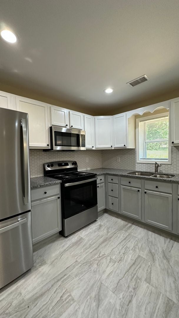 Building Photo - Charming Brand New 1 Bedroom 1 Bath Duplex