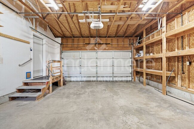 Building Photo - Updated 3 Bed 2 Bath Home With Brand New 2...