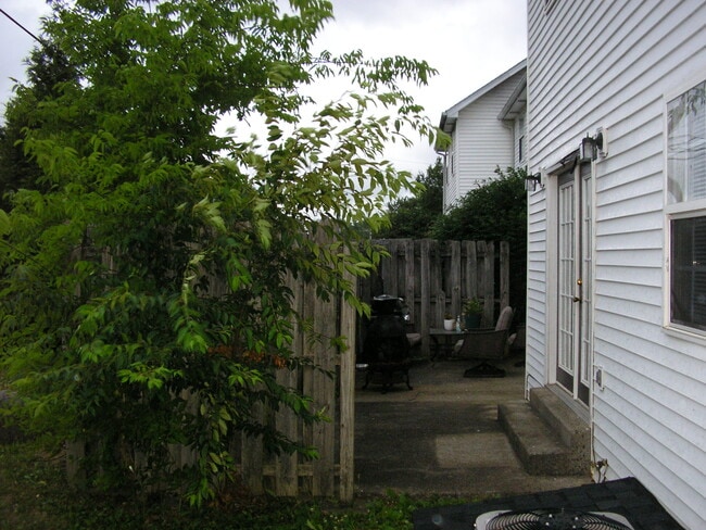 Building Photo - 1055 Winners Cir