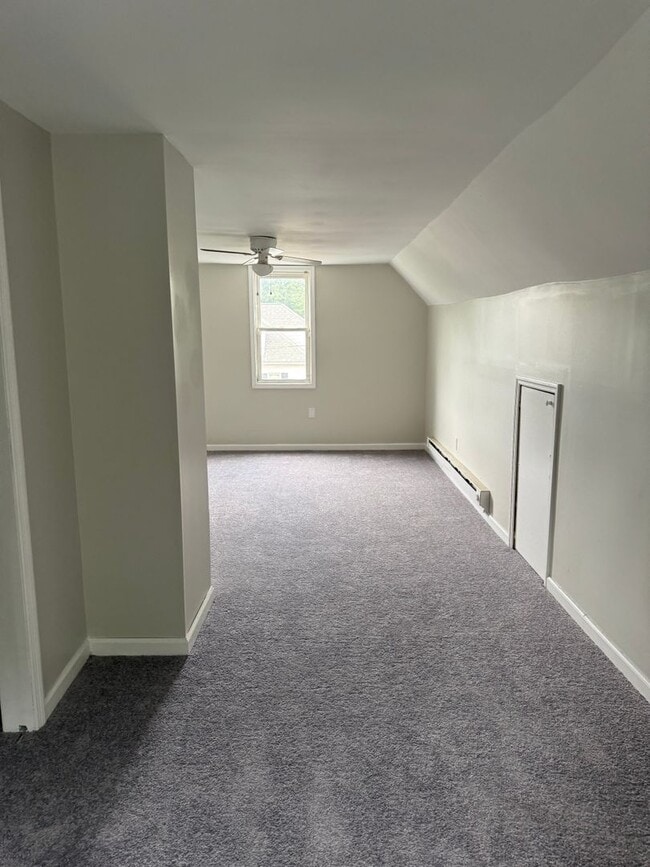 Building Photo - Scranton 3 Bedroom Single Family, Quiet Neighborhood, Gas Heat,