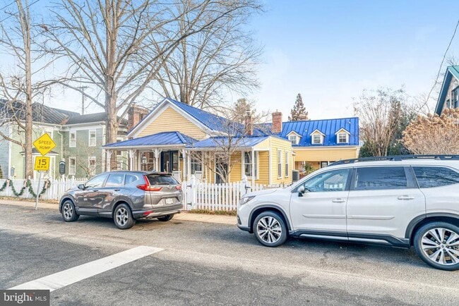 Building Photo - 7153 Main St