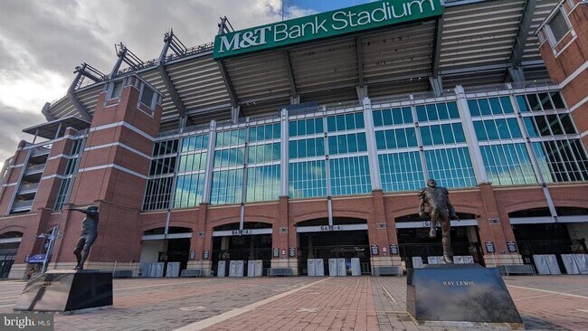 Building Photo - 124 W Hamburg St