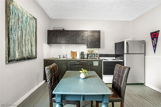 Building Photo - 1009 Kenilworth Ave