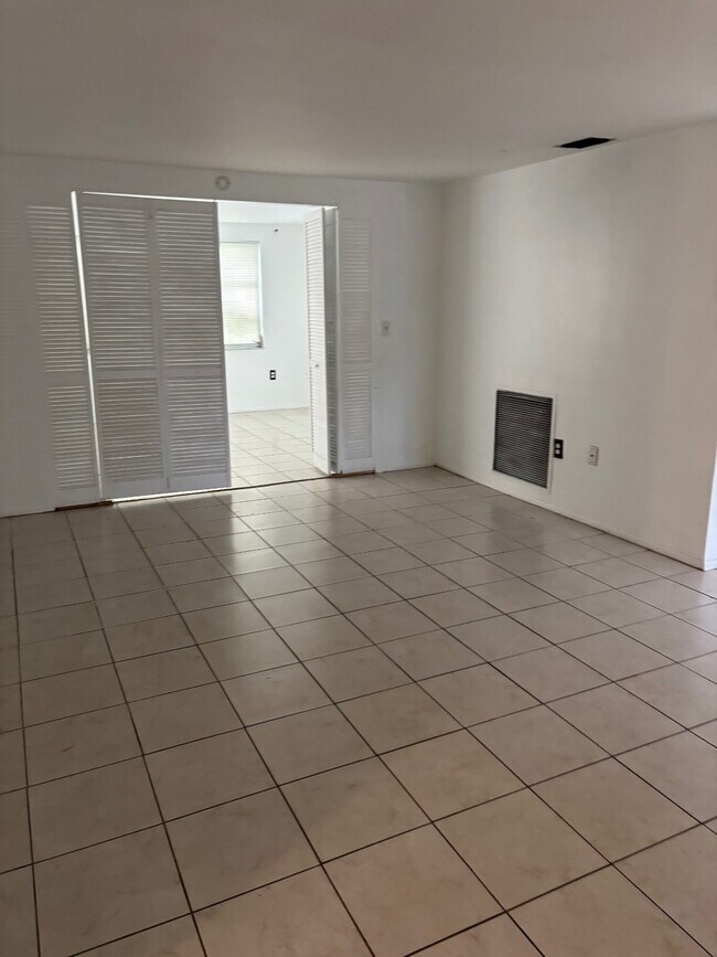 Building Photo - 12411 Partridge Hill Row