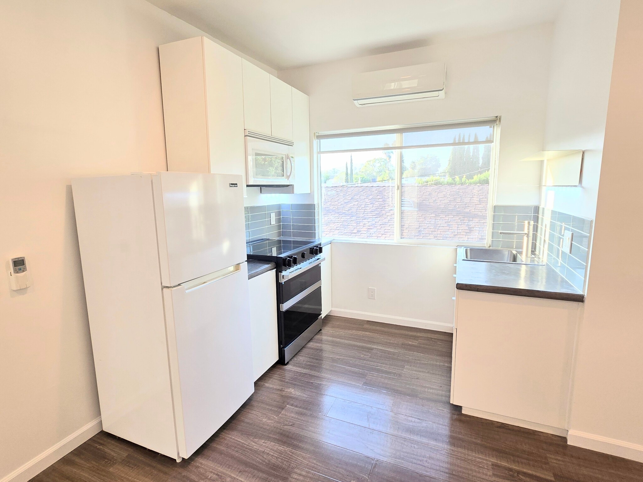 Building Photo - 3121 Larga Ave